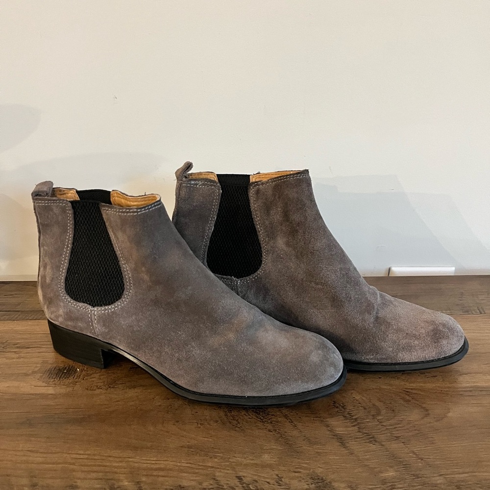 Women’s Nine West Gray Suede Chelsea Boots